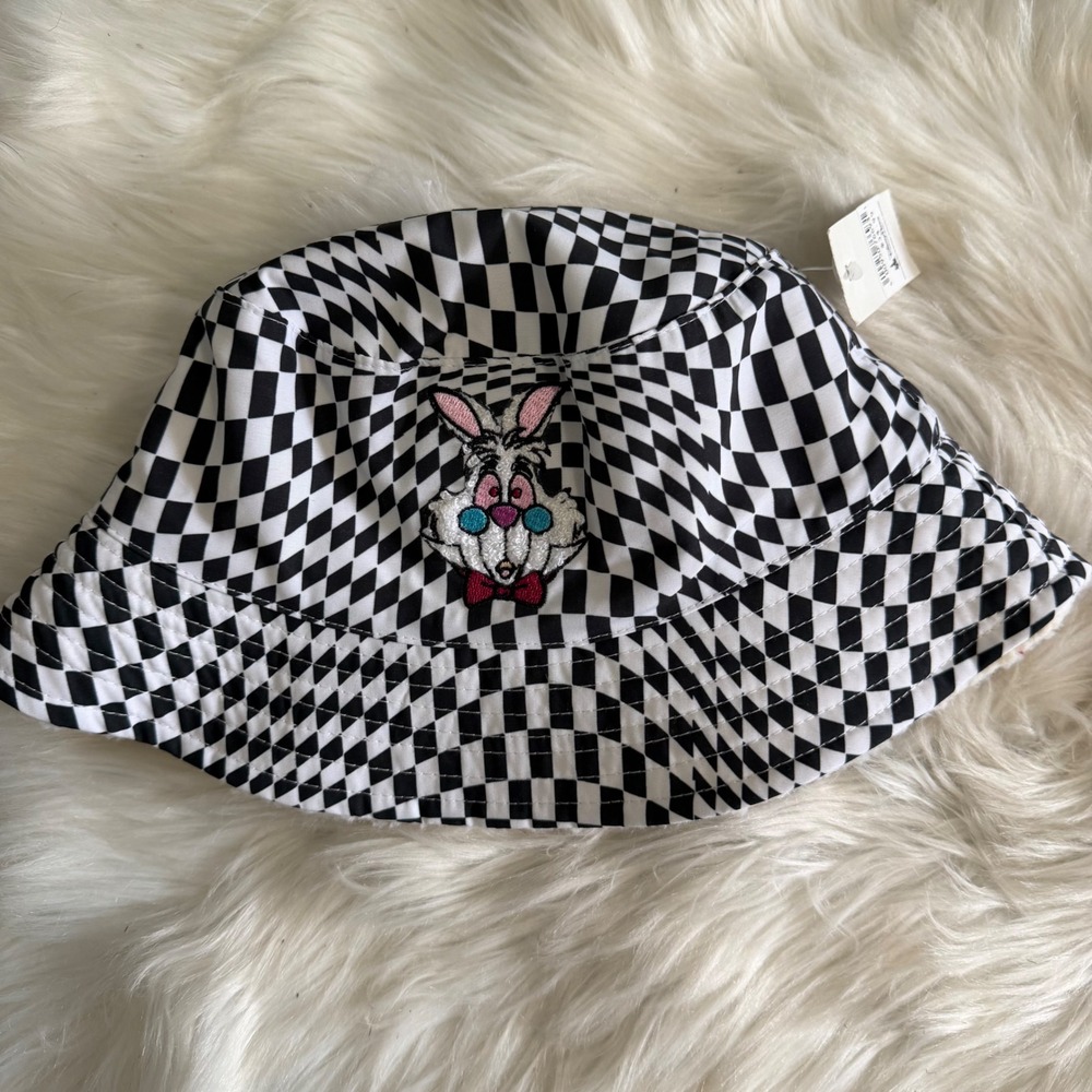 NWT - Disney Parks - Alice in Wonderland White Rabbit Checkered Bucket Hat